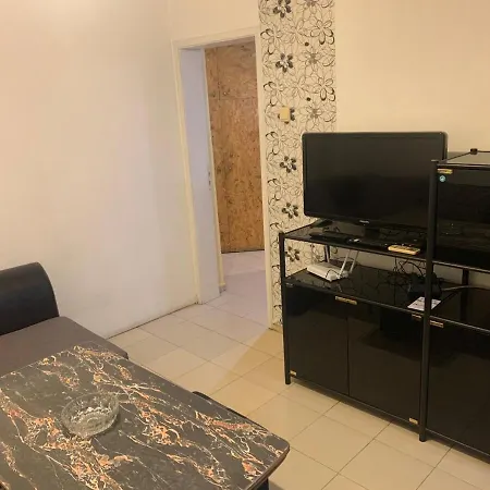 West Park Retreat Sofie